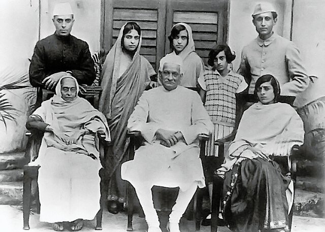 वंशवादाचा बीज: नेहरू-गांधी कुटुंब आणि भारतीय राजकारण
