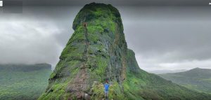 How to reach Harihar Fort from Nashik