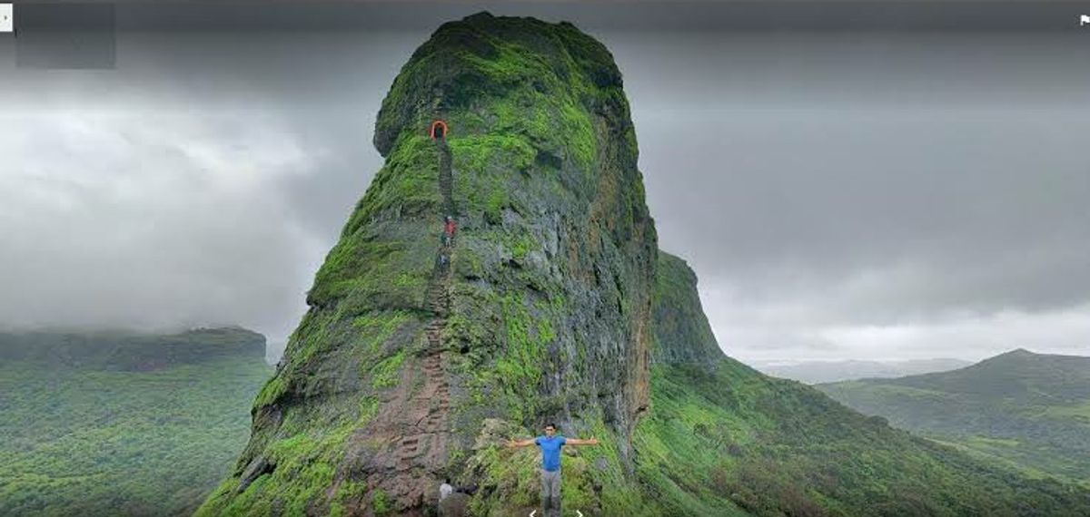 How to reach Harihar Fort from Nashik