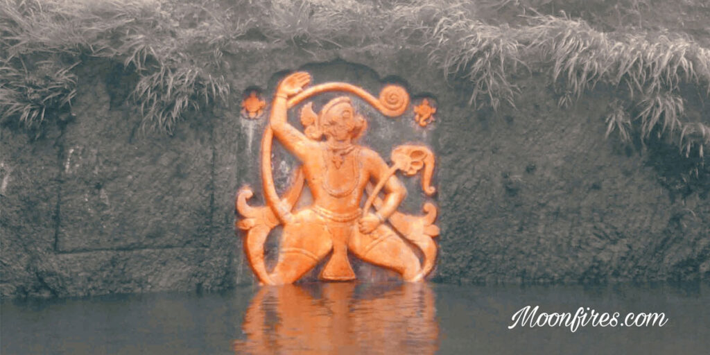 श्री हनुमान जी आरती - आरती कीजै हनुमान लला की